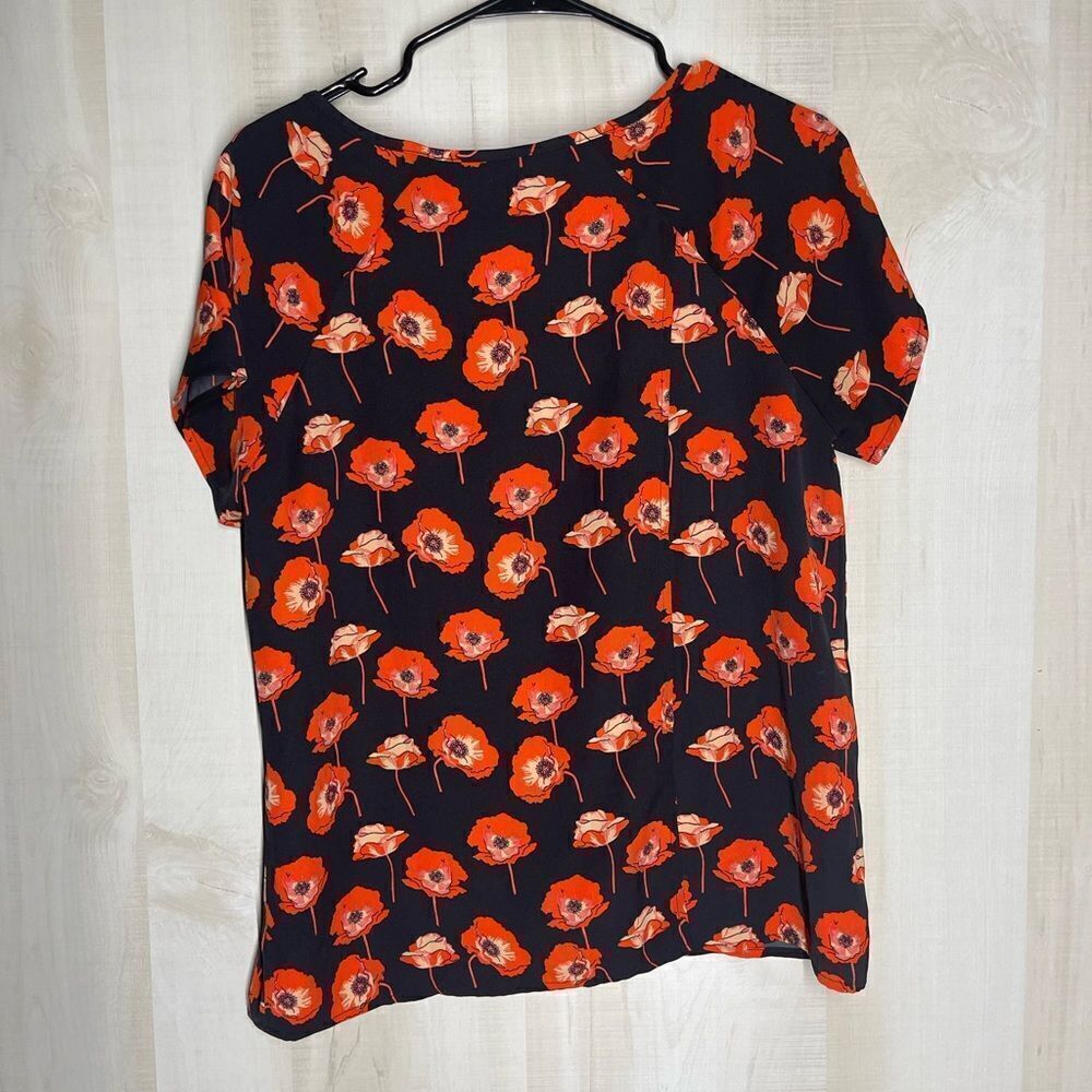 CABi navy and orange floral‎ short sleeve top, size small - Picture 8 of 14